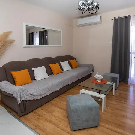 Six-bedroom In