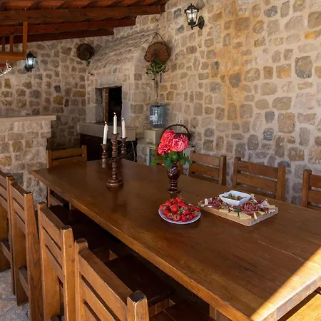 Six-bedroom In