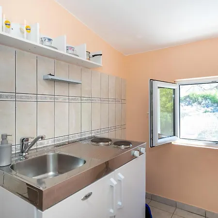 Six-bedroom In *