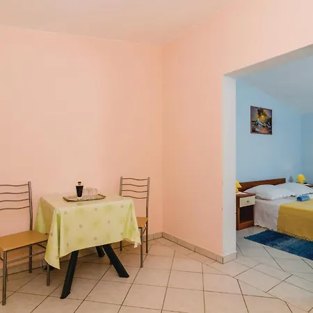 Six-bedroom In * Klek