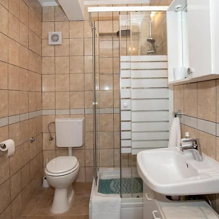 Six-bedroom In