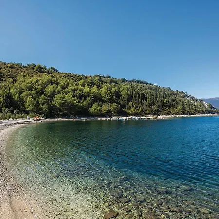 Six-bedroom In Tatil Evi *