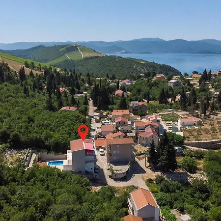 Σπίτι διακοπών Six-bedroom In *