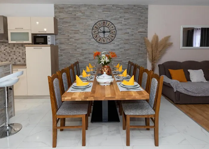 度假居 Six-bedroom In *