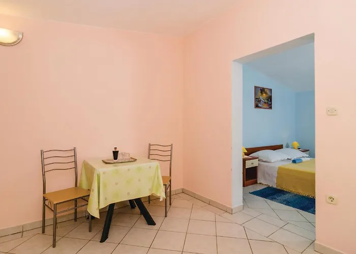 Six-bedroom In * 克勒克