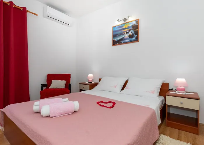 度假居 Six-bedroom In