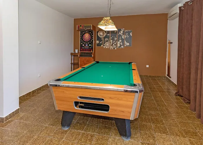 度假居 Six-bedroom In *